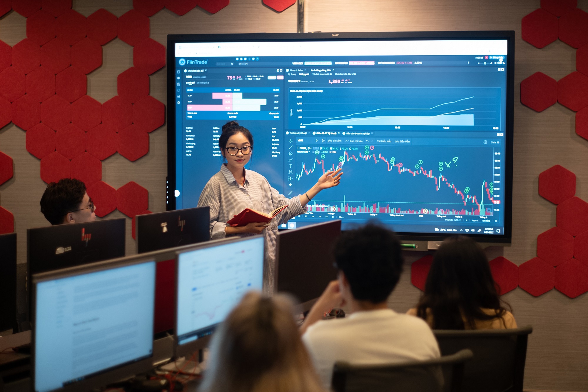 TỰ THIẾT KẾ CHƯƠNG TRÌNH ĐẠI HỌC VỚI CỬ NHÂN KINH DOANH CỦA RMIT