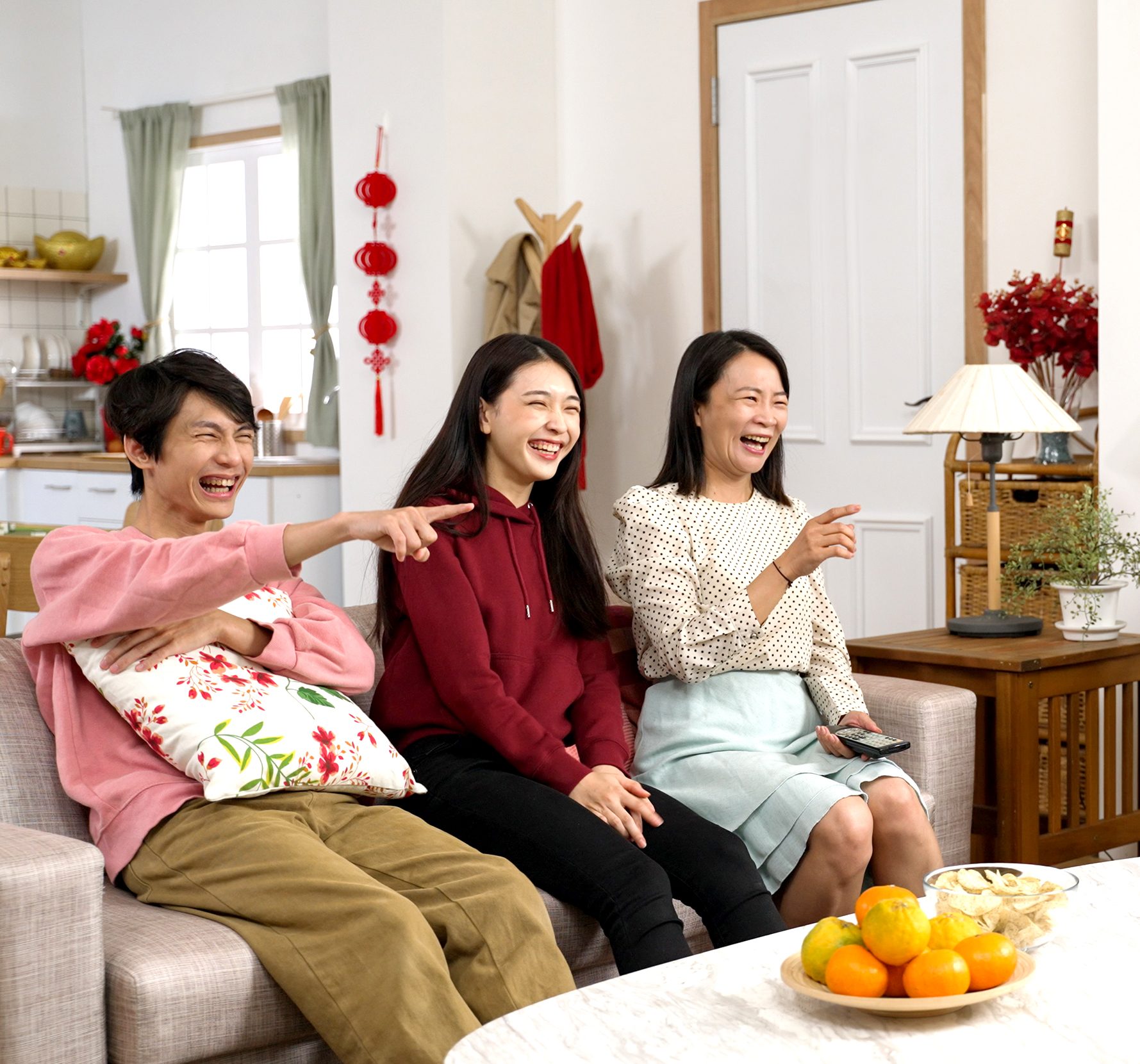 6 bộ phim cha mẹ và con có thể cùng xem dịp Tết để hiểu nhau hơn